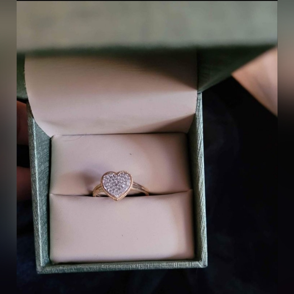 10K gold and diamond ring